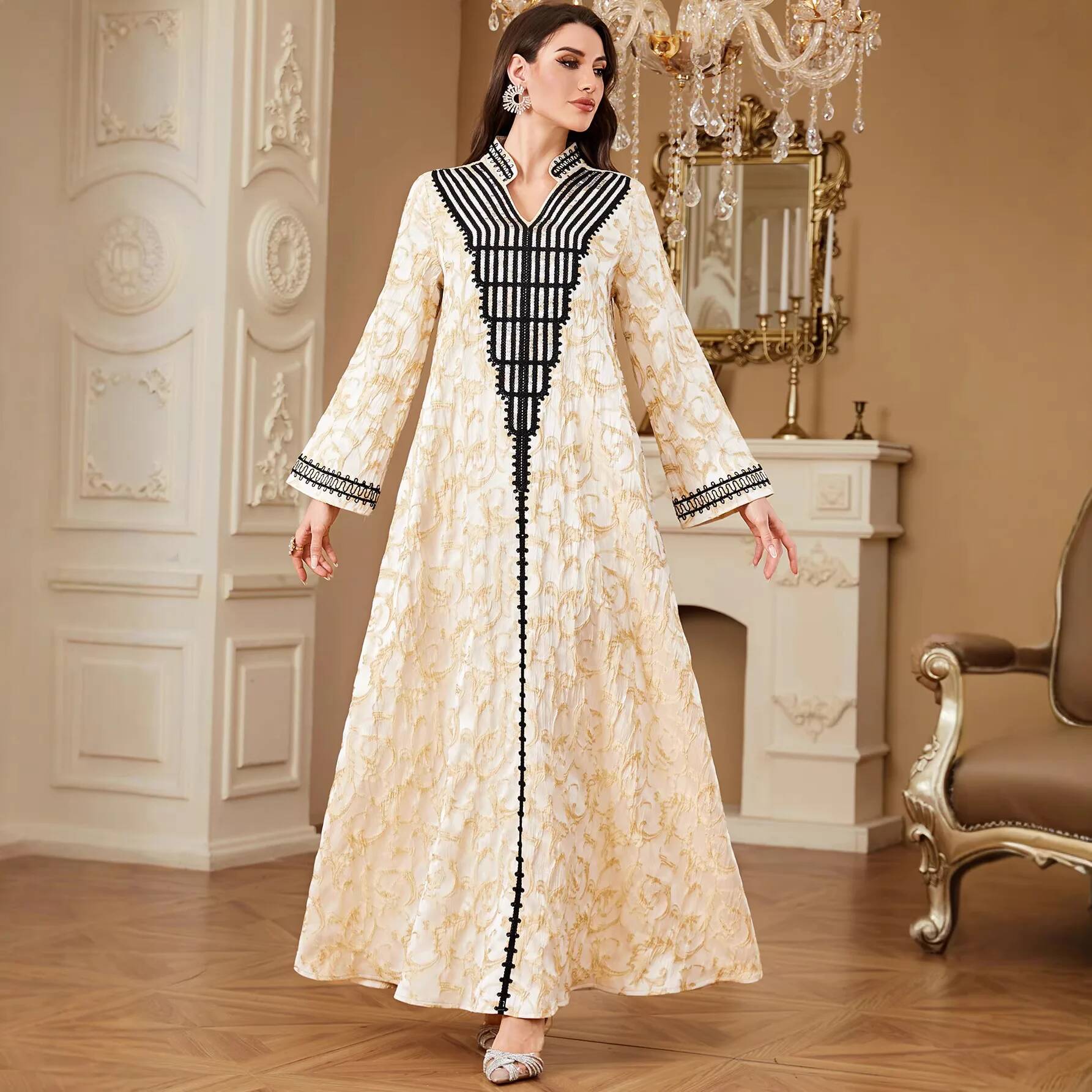 Urban Commuting Embroidered V- - Urban Ethnic Fashion recension och pris