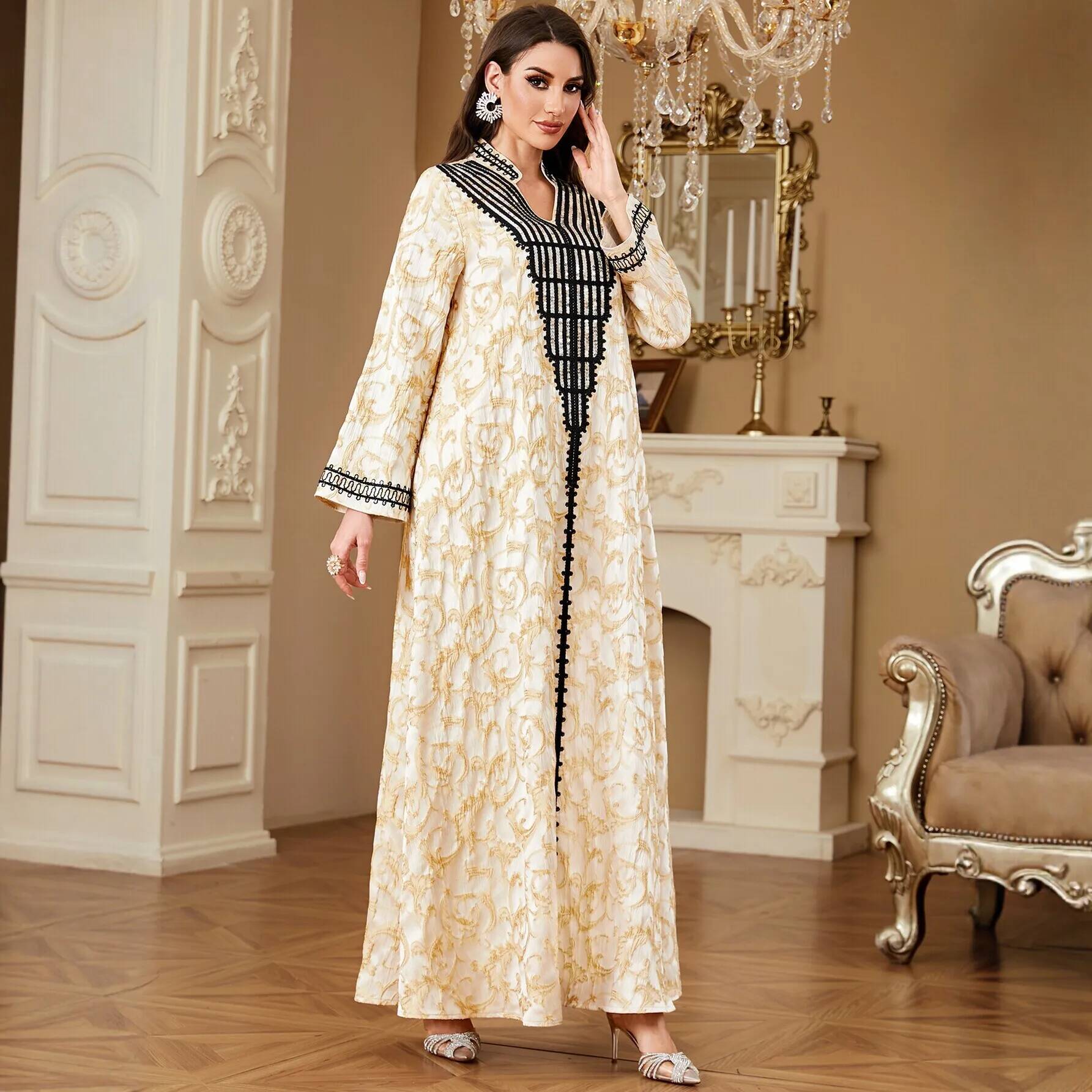 Urban Commuting Embroidered V- - Urban Ethnic Fashion recension och pris