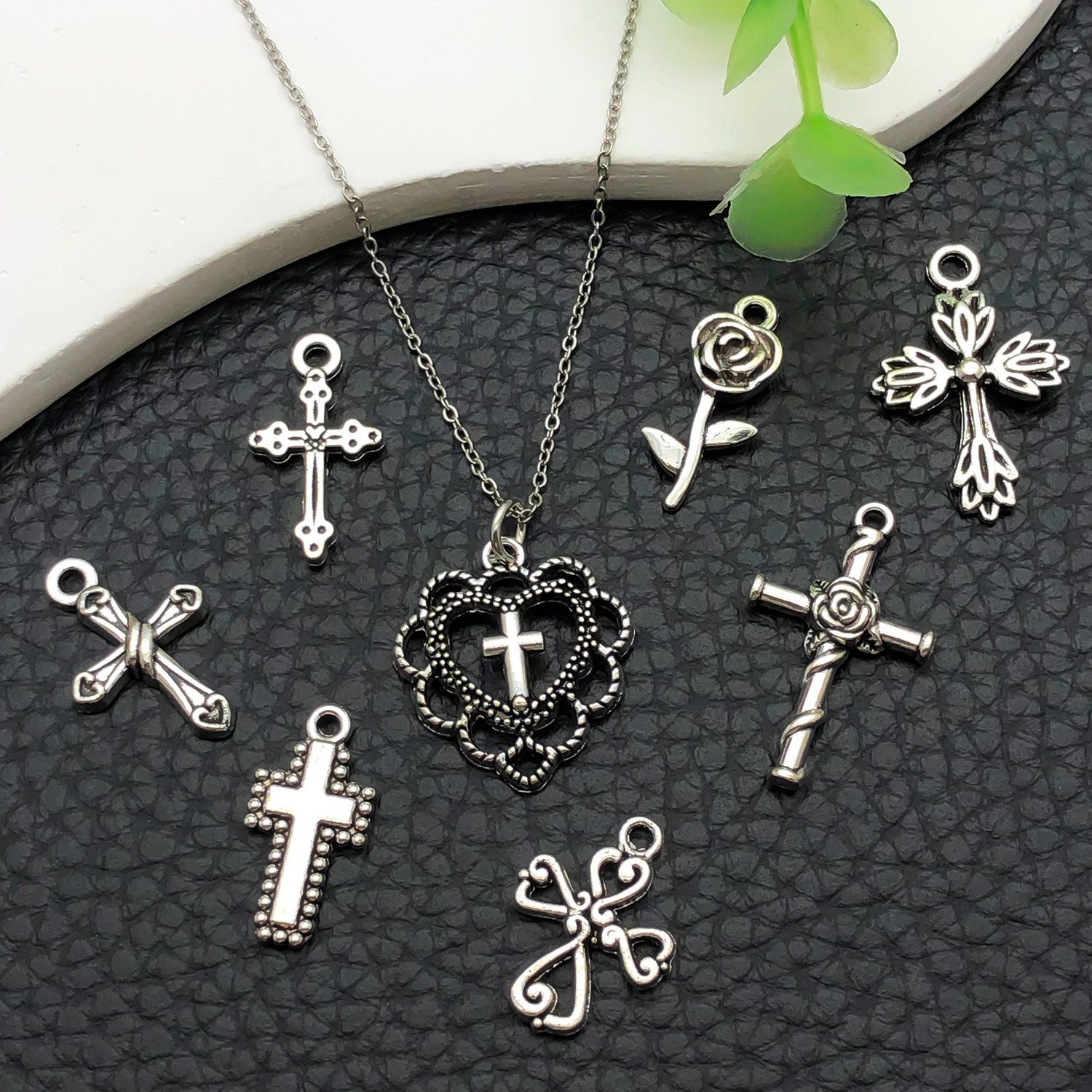 52pcs Assorted Cross Pendants  - Ethnic Fashion Style recension och pris
